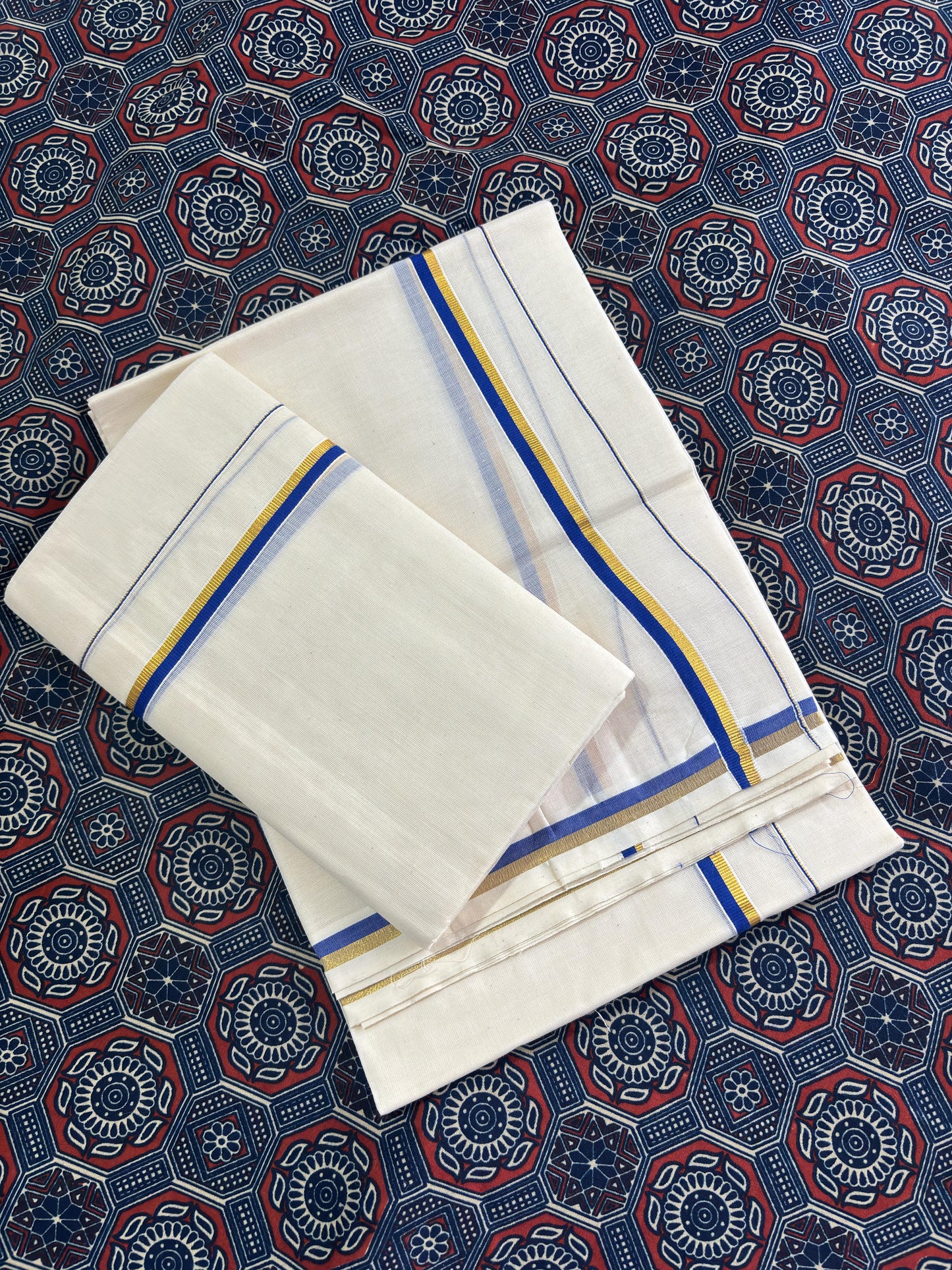 Pulyilakara with Kasavu Single Set Mundu