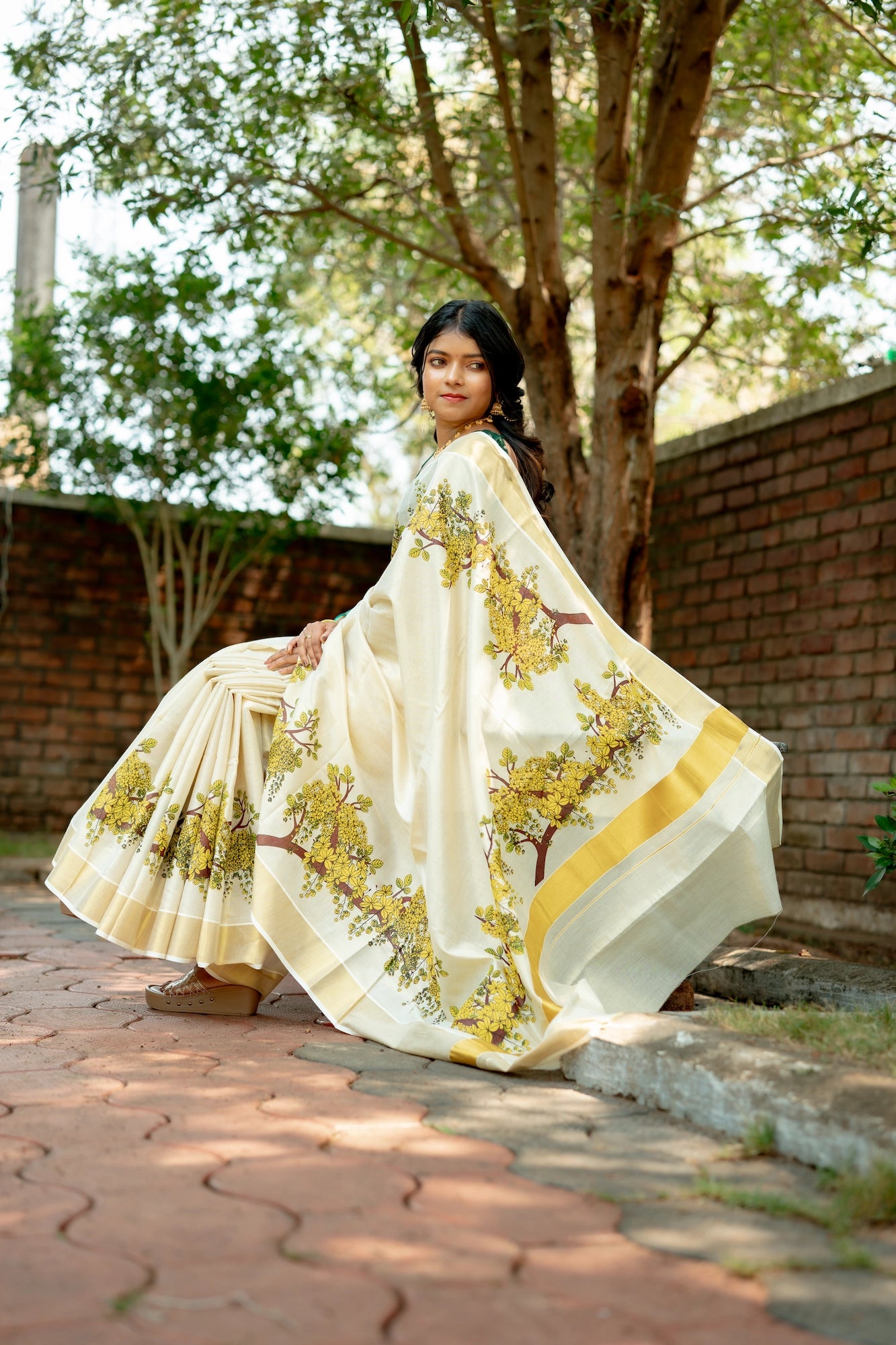 Kanikkonna Printed Tissue Saree